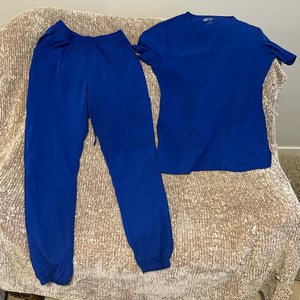 Woman’s scrubs